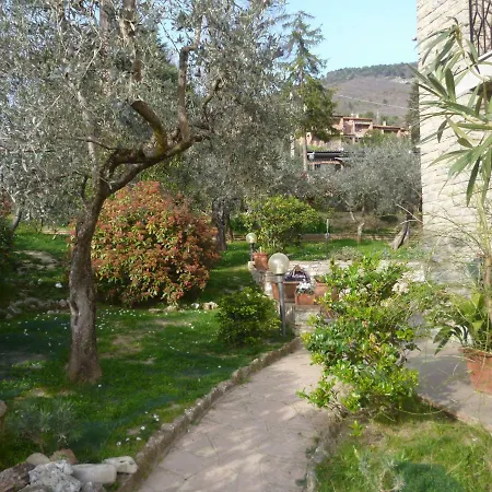 Nadia Oda ve Kahvaltı Assisi